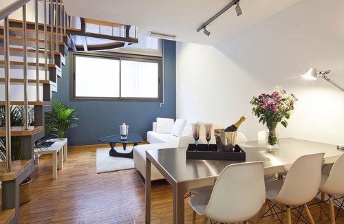 El Putget i Farro Apartment | 3BR Duplex Apartment near Park Guell Barcelona