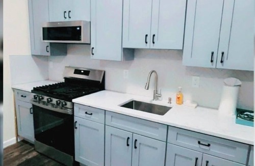 Elizabeth Apartment | 3BR Elizabeth Apt – Waterfront, Near NYC and Airport