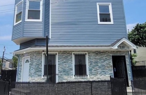 Elizabeth Apartment | 3BR Elizabeth Apt – Waterfront, Near NYC and Airport