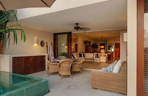 Dario Galeana Villa | 3BR Family Beach Villa I Oceanfront View