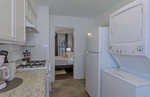 Neartown Apartment | 3BR Father's Montrose Estate A! Medical Center