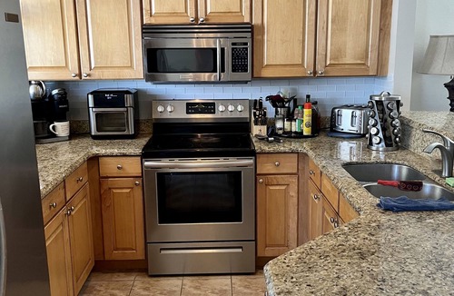 Ruskin House | 3BR Home.