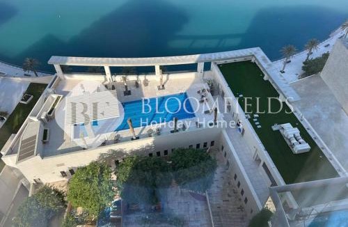 Abu Dhabi Apartment | 3BR in Wave Tower - Reem