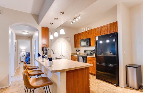 Parkwood Ranch Condo | 3BR Mesa Condo w Pool, Hot Tub, Gym, Patio, Parking.