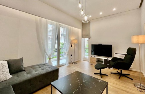 Neapoli Apartment | 3BR Modern & Spacious apt