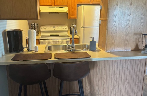 Versailles House | 3BR Near Versailles, Friendship, and Madison