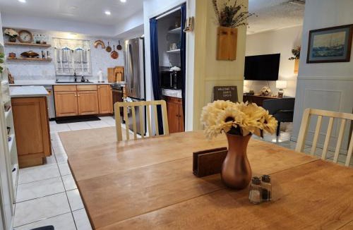 Cocoa House | 3BR Oasis with Pool in Cocoa