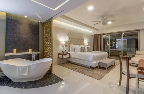 Cabo San Lucas Resort | 3BR Ocean Front Penthouse W/Private Jacuzzi and Personal Butler at Garza Blanca