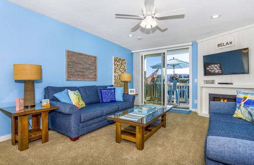 Townsite Condo | 3BR Ocean-view Penthouse w/ Large Sundeck, 2 Parking Spaces NCV #B-300