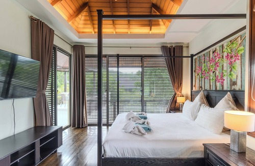 Si Sunthon Villa | 3BR Peaceful Pool Villa and Jacuzzi V241