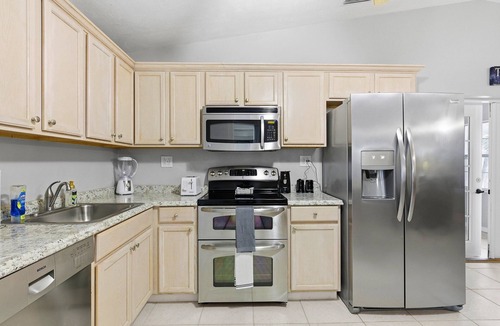 Port Orange House | 3BR Pet-Friendly Stay w/Sofa Bed + Bunks + Queen Desk Bed