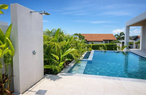 Choeng Mon House | 3BR Pool Villa with Rooftop Sea Views Near the Beach
