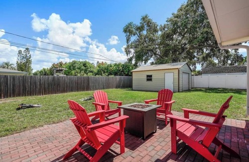 South Pinellas Community Council House | 3BR Retreat in St. Pete - Close to beaches