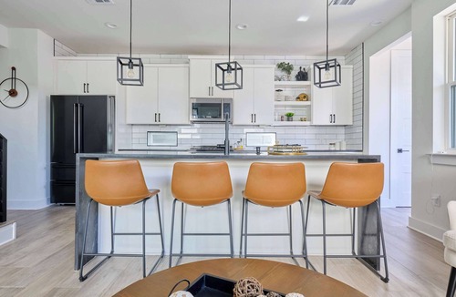 South Manchaca House | 3BR Retreat | Near Airport | DT ATX | BBQ