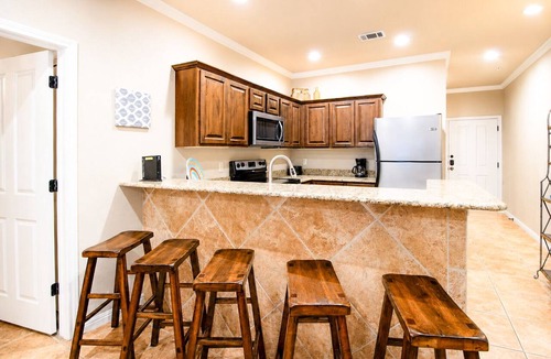 Gruene Condo | 3BR Riverfront Condo | Balcony | Pool | W/D | Snowbirds Welcome