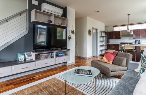 Genesee House | 3BR | Rooftop&Yard | West Seattle | Sophari Home A