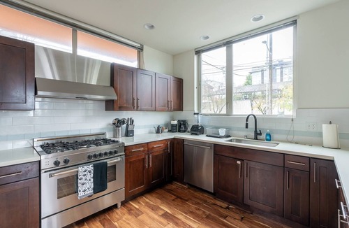 Genesee House | 3BR | Rooftop&Yard | West Seattle | Sophari Home A