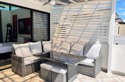 Laguna Villa | 3BR Townhouse with Jacuzzi & Lake View |CapitalPro