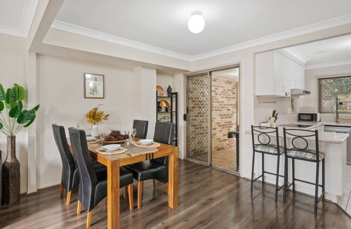 Sunnybank Hills House | 3BR Townhouse | Stylish Living in Sunnybank Hills