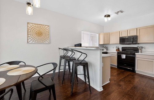 Continental Ranch House | 3BR Tucson Retreat w Mountain Views, Pool Access, Full Kitchen