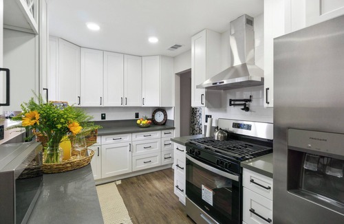 North Long Beach House | 3BR | Updated | Outdoor Space