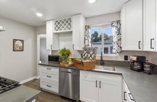 North Long Beach House | 3BR | Updated | Outdoor Space