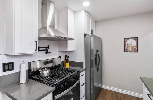 North Long Beach House | 3BR | Updated | Outdoor Space