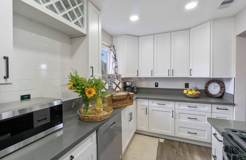 North Long Beach House | 3BR | Updated | Outdoor Space