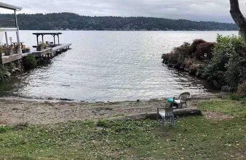Cedar Heights House | 3br urban oasis with lake views, swimming pool, hot tub, steam shower and sauna.