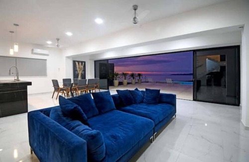 Pichilingue Villa | 3BR Villa Infinity Pool+Isla Espíritu Santos VIEW!
