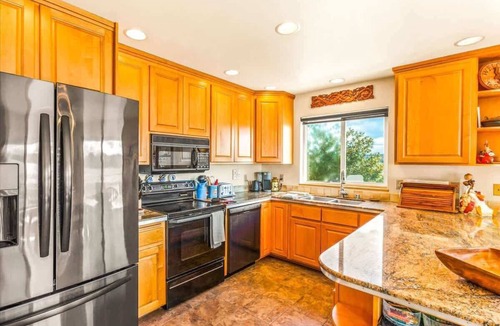 Belfair House | 3BR Waterfront Retreat | Hot Tub | Private Deck