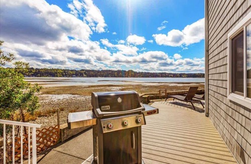 Belfair House | 3BR Waterfront Retreat | Hot Tub | Private Deck