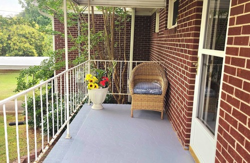Greer House | 3BR with Fireplace, Smart TV , Near BMW & GSP