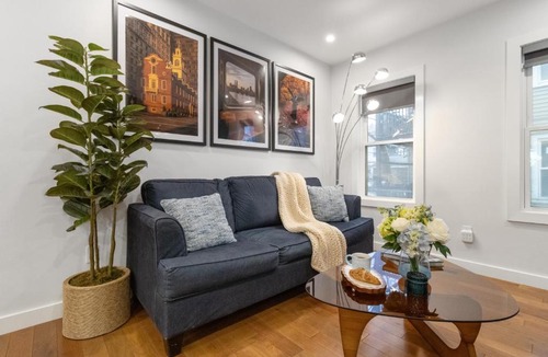 East Somerville Apartment | 3BR2Bth MIT Harvard TD Garden BOS 2 Parking Spaces