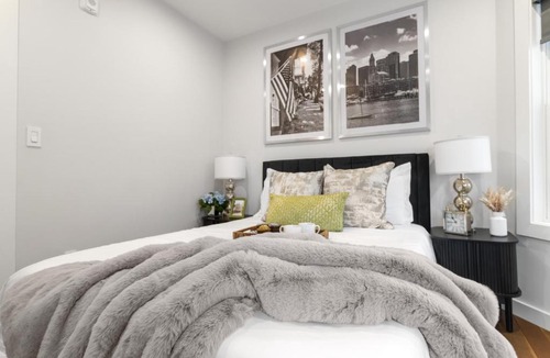 East Somerville Apartment | 3BR2Bth MIT Harvard TD Garden BOS 2 Parking Spaces