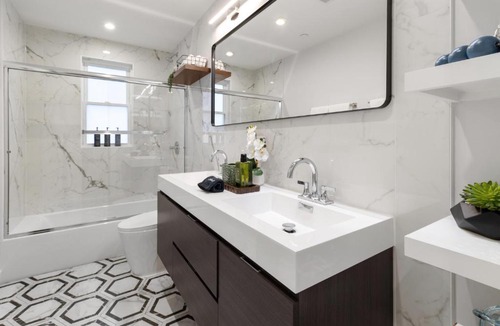 East Somerville Apartment | 3BR2Bth MIT Harvard TD Garden BOS 2 Parking Spaces