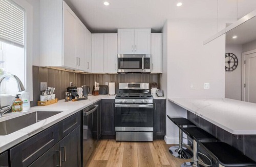 Ward Two Apartment | 3BR2Bth Parking, Cambridge/Boston, W/D, Subway,A/C