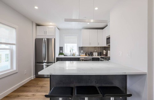 Ward Two Apartment | 3BR2Bth Parking, Cambridge/Boston, W/D, Subway,A/C