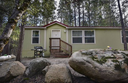 North Wawona House | (3R) Suter's Forte at The Redwoods In Yosemite
