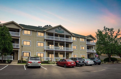 Nashville Condo | 3rd Floor Back Side Penthouse Suite - 307 by Grand Wood Suites