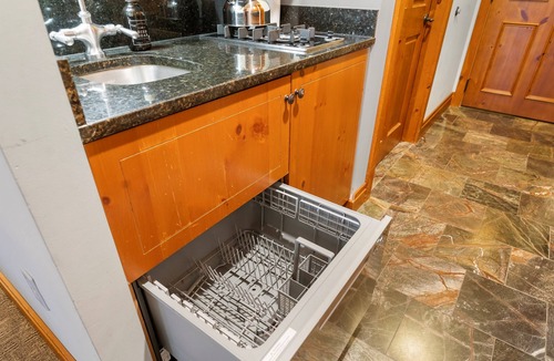 Spruce Peak Apartment | 3rd Floor Studio @ The Lodge at Spruce Peak