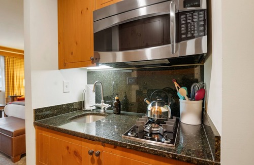 Spruce Peak Apartment | 3rd Floor Studio @ The Lodge at Spruce Peak