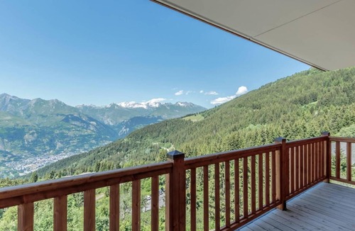 Arc-1800 Apartment | 3rd floor, view valley, swimming pool, balcony, tv, ski locker, 70m², Les Arcs