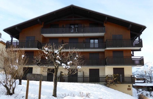Combloux Apartment | 3rd floor, view mountain, balcony, parking, tv, ski locker, 25m², Combloux