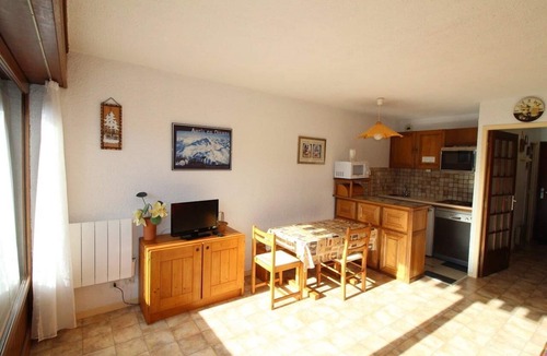 Auris Apartment | 3rd floor, view open, balcony, tv, 27m², Auris en Oisans