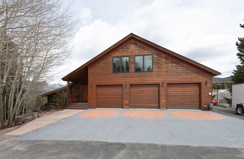 Dillon House | 4,366 sq ft Beautiful 6 Bedroom Home Next to Lake Dillon and the Best Skiing