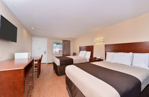 Barton Hotel | 4 Accommodations Perfect for Big Family near Ohio Valley Mall | Free Parking!