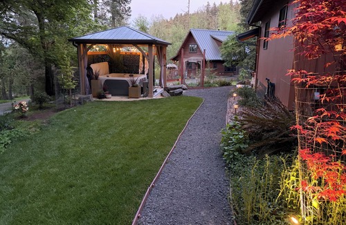 Eugene House | 4 Acre Hiker's Nature Sanctuary in town