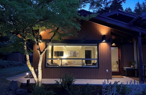 Eugene House | 4 Acre Hiker's Nature Sanctuary in town