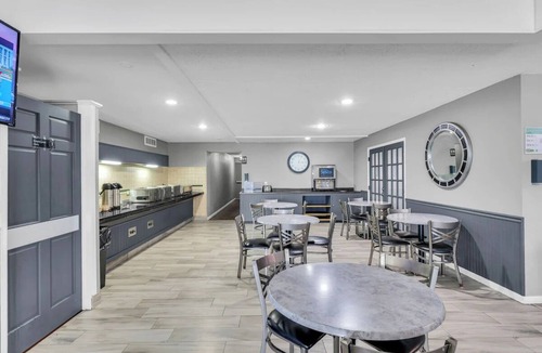Urbana Hotel | 4 Affordable Private Units Ideal for University Visitors + Free Parking
